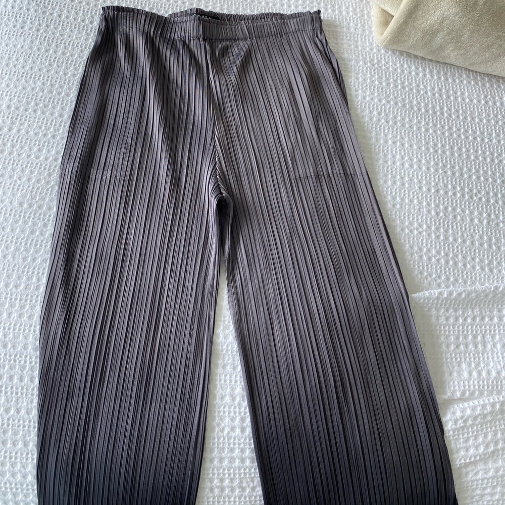 CAARA pants medium